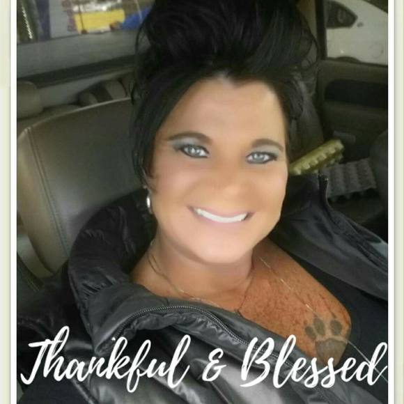 Meet your Posher, Melissa - Picture 1 of 1